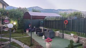 A general mountain view or a mountain view taken from a panziókat