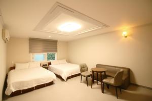 Gallery image of Trevi Hotel in Jeju