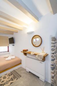 Posteľ alebo postele v izbe v ubytovaní Charming Traditional Cretan Villa "Alisavaki"