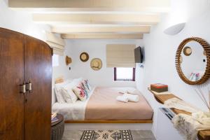 Posteľ alebo postele v izbe v ubytovaní Charming Traditional Cretan Villa "Alisavaki"