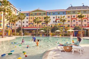Bazén v ubytování LEGOLAND Hotel Dubai nebo v jeho okolí