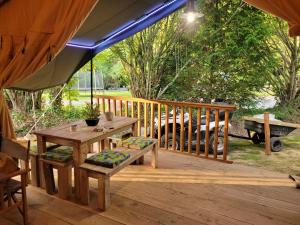 Gallery image of Tente Lodge Safari in Saint-Martin-des-Besaces