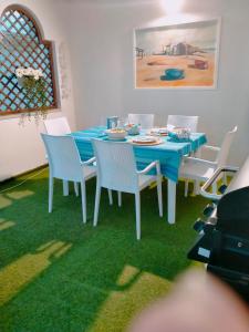 Χώρος καθιστικού στο Villetta Soleil con Piscina e Campo da Tennis condominiale +33 φωτογραφίες