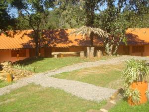 una casa con un patio con un edificio en Pousada Heritage Colonial, en Nova Petrópolis