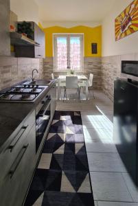 Köök või kööginurk majutusasutuses APT Re di Roma