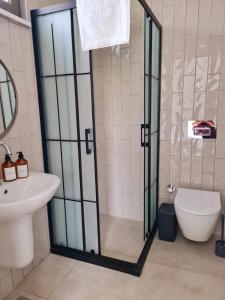 A bathroom at Ozilvillas