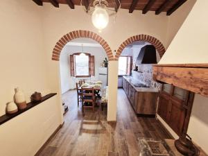 Kuchyňa alebo kuchynka v ubytovaní Chianti Craft House Badia a Passignano