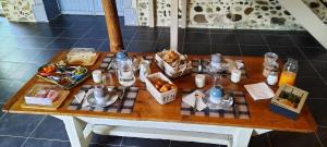 Jedlo v ubytovaní bed & breakfast alebo blízkom okolí