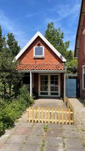 Gallery image of ONO28 Romantic holiday home with large garden in Oostkapelle