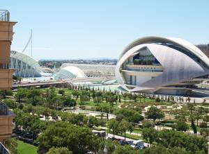 Gallery image of ApartUP Yellow Opera View in Valencia