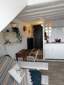 Zdjęcie z galerii obiektu Cute studio Versailles Château w Wersalu +1 zdjęcie