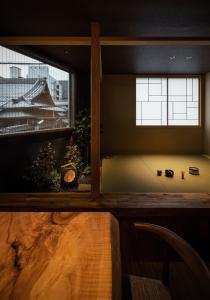 Foto de la galeria de 古今 天下茶屋 with a private parking lot and a half open-air bath and direct to KIX a Osaka