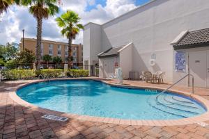 The swimming pool at or close to Quality Inn St Augustine Outlet Mall