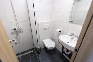 Łazienka w obiekcie D8 B&B