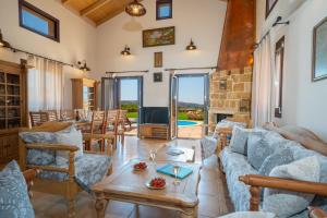 Gallery image of Panorama View Villas - Villa Ostria and Levante in Fokáta