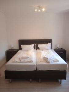 Postel nebo postele na pokoji v ubytování 3 Zimmer Wohnung