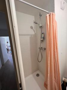Gallery image of Chambre privée dans un appartement à 37 min de champs élysées in Sartrouville
