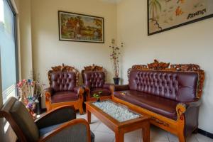 Setusvæði á RedDoorz At Hotel Sartika Yogyakarta
