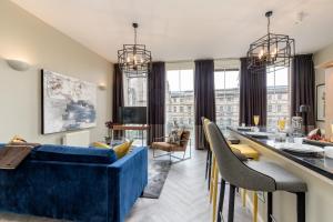 Χώρος καθιστικού στο Royal Mile Apartments by Joivy