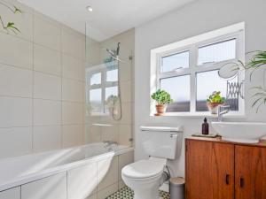 ウィスタブルにあるPass the Keys Relaxing Home in the Heart of Whitstable with gardenのギャラリーの写真