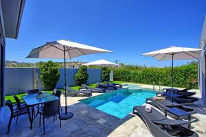 Bazén v ubytování Villa Zaneti by PosarelliVillas nebo v jeho okolí