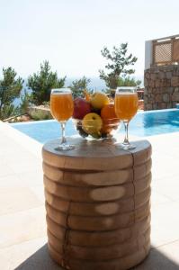 Bazén v ubytování Akropolis Village Complex of Luxury Residence nebo v jeho okolí