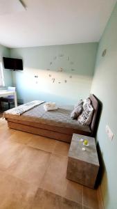 Postel nebo postele na pokoji v ubytování Villa Ines with private parking