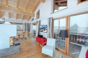 Istumisnurk majutusasutuses Grünerstein Chalet Jungbrunnen
