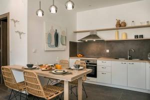 A kitchen or kitchenette at Villa Iokasti - Ionian Treasure Villas