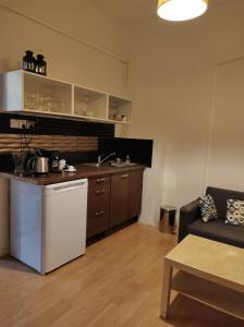 A kitchen or kitchenette at Blue Vintage House