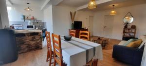 Kuchyňa alebo kuchynka v ubytovaní Appartement Le cocon Mont louis 66