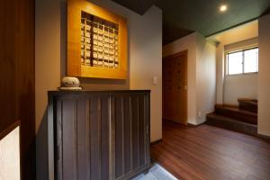 Foto de la galeria de 古今 天下茶屋 with a private parking lot and a half open-air bath and direct to KIX a Osaka