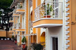 Το κτήριο όπου στεγάζεται  το διαμέρισμα