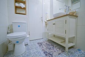 Koupelna v ubytování Colores in the red sea- חופשה מושלמת באילת