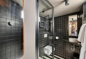Kúpeľňa v ubytovaní C075-Old Town Cannes - Duplex Apartment + 4 fotografie