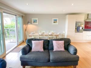 Billede fra billedgalleriet på Swandown, 20 Poldon i Chard