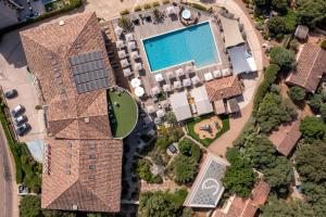 Bazén v ubytování Hotel Costa Salina nebo v jeho okolí