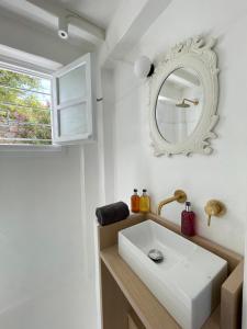 Kuchyň nebo kuchyňský kout v ubytování myMykonos Villa I