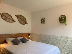 Zdjęcie z galerii obiektu JADE - Appartement climatisé vue et accès mer privé w mieście La Seyne-sur-Mer