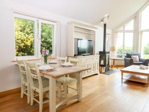 Afbeelding uit fotogalerij van Swandown, 12 Kittwhistle in Chard +14 foto's