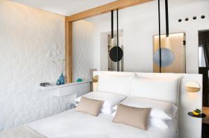 Posteľ alebo postele v izbe v ubytovaní Una Villa - Amalfi Boutique Rooms B&B