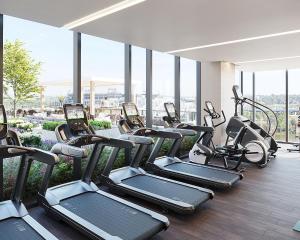 The fitness centre and/or fitness facilities at Four Seasons Hotel Nashville