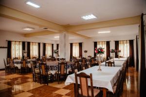 Restaurace v ubytování Pensiunea Giulia