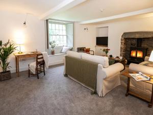 Μια τηλεόραση ή/και κέντρο ψυχαγωγίας στο Little How