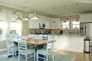 Gallery image of Porpoise Driven Life by Oak Island Accommodations in Oak Island