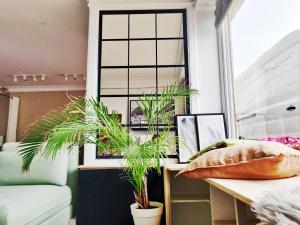 Ruang duduk di Seaview Eclectic Suite