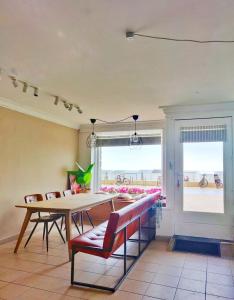 Ruang duduk di Seaview Eclectic Suite