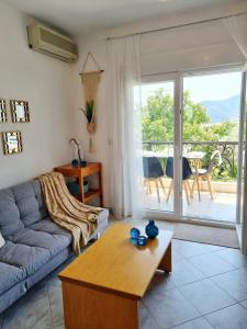 A seating area at Physis - Seaview Maisonette Még 37 kép