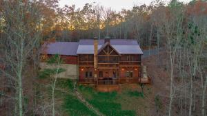 Gallery image of Awe-Inspiring Mountain View - Luxury Cabin with Epic Mountain Views, Hot Tub, Movie Room, Game Room, Library and More in Mineral Bluff