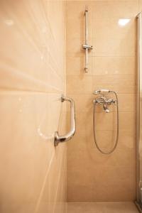 Koupelna v ubytování Luxury city center Apartment ANGELS RM + 17 fotografií